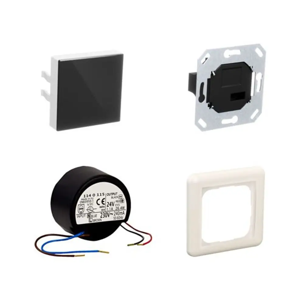 Schwarzes Bedienfeld, schwarzes Einbauelement, schwarzer Transformator mit Anschlussleitungen und weißer Außenrahmen von Stiebel Eltron, angeordnet in einem quadratischen Format.